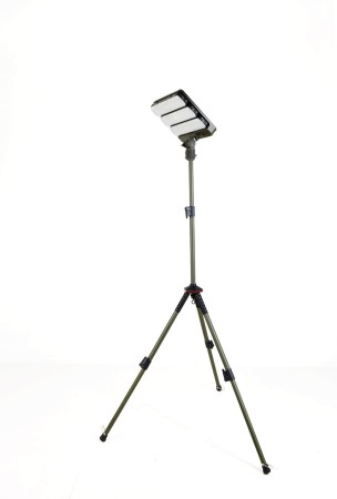 Solarna lampa robocza do 3500 lm Wild Land rozłożona.jpg