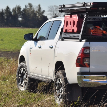Stahlseitenschweller zur Rahmenmontage Toyota Hilux 2015