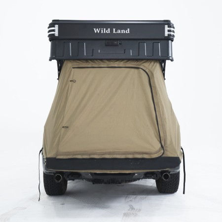 zabudowa namiotowa Wild Land Wingman otwarty pierwszy poziom wraz z nakładanym zamknięciem paki, który może być również zadaszeniem, zdjęcie z tyłu auta.jpg