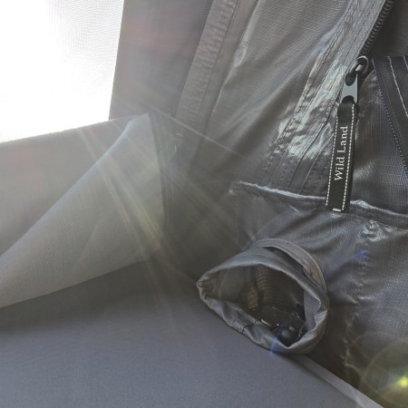 namiot dachowy Summit Explorer 130 detale wykończenia plus otwór na rurę z ciepłym powietrzem od webasto.jpg