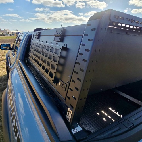 Przejdź do produktu Zamykana skrzynia z panelem molle do stelaża pick-up