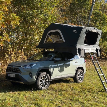 rodzinny namiot dachowy Voyager PRO 230 na suv Toyota Rav4 wygodny, całoroczny w aluminiowej twardej obudowie.jpg