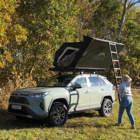 rodzinny namiot dachowy Voyager PRO 230 łatwy w rozkładaniu, przestronny.jpg