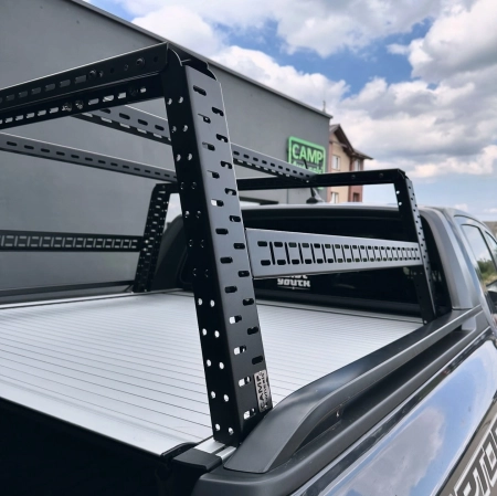 zabudowa bed rack ford ranger raptor next gen detale z boku przy zamknietej rolecie.jpg