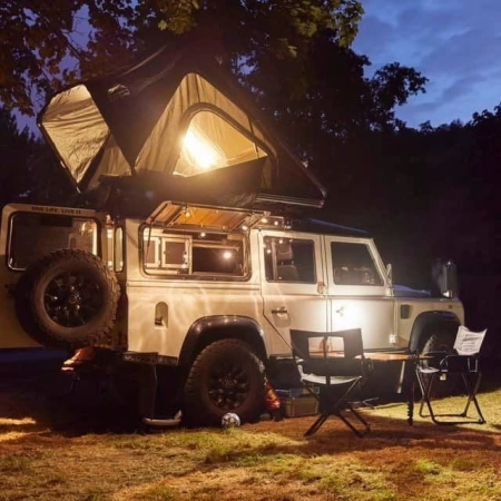 namiot-dachowy-wild-land-bush-cruiser-140-rozlozony--na-samochodzie.JPG