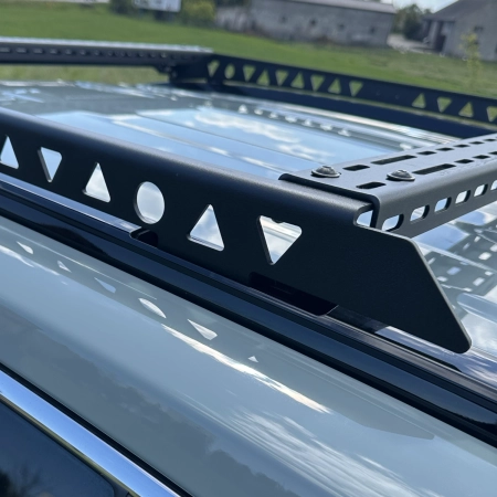 bagaznik dachowy Toyota Rav4 5 generacji szczegoly wykonczenia.webp