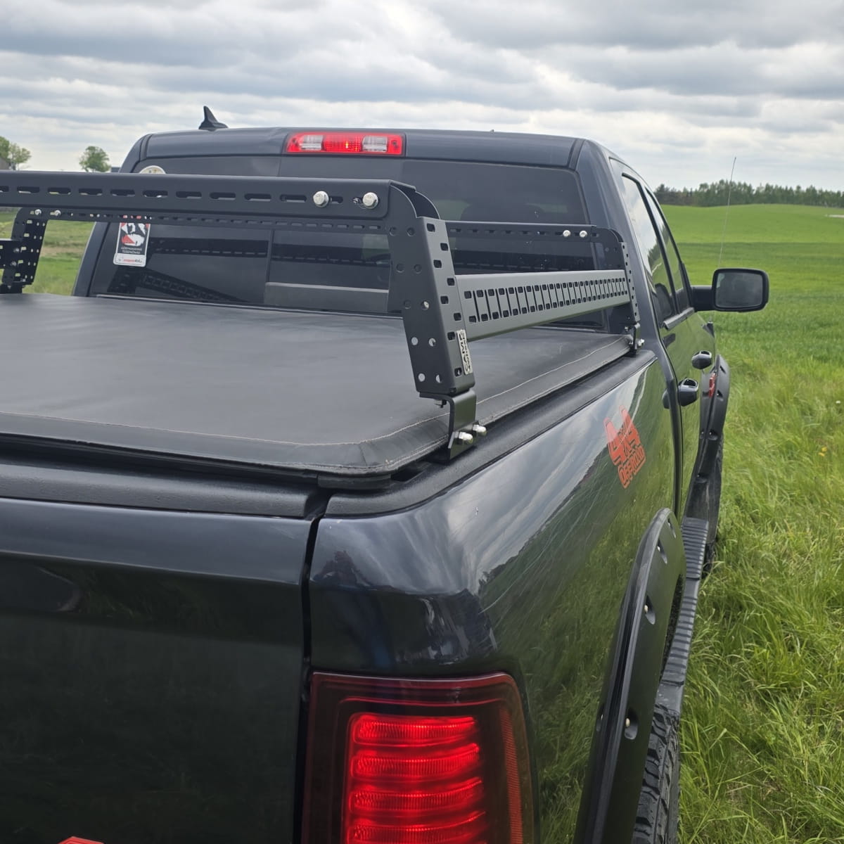 RAM1500 Aufbau niedrig Details der Verarbeitung ohne Schweißnähte komplett kaltgebogen