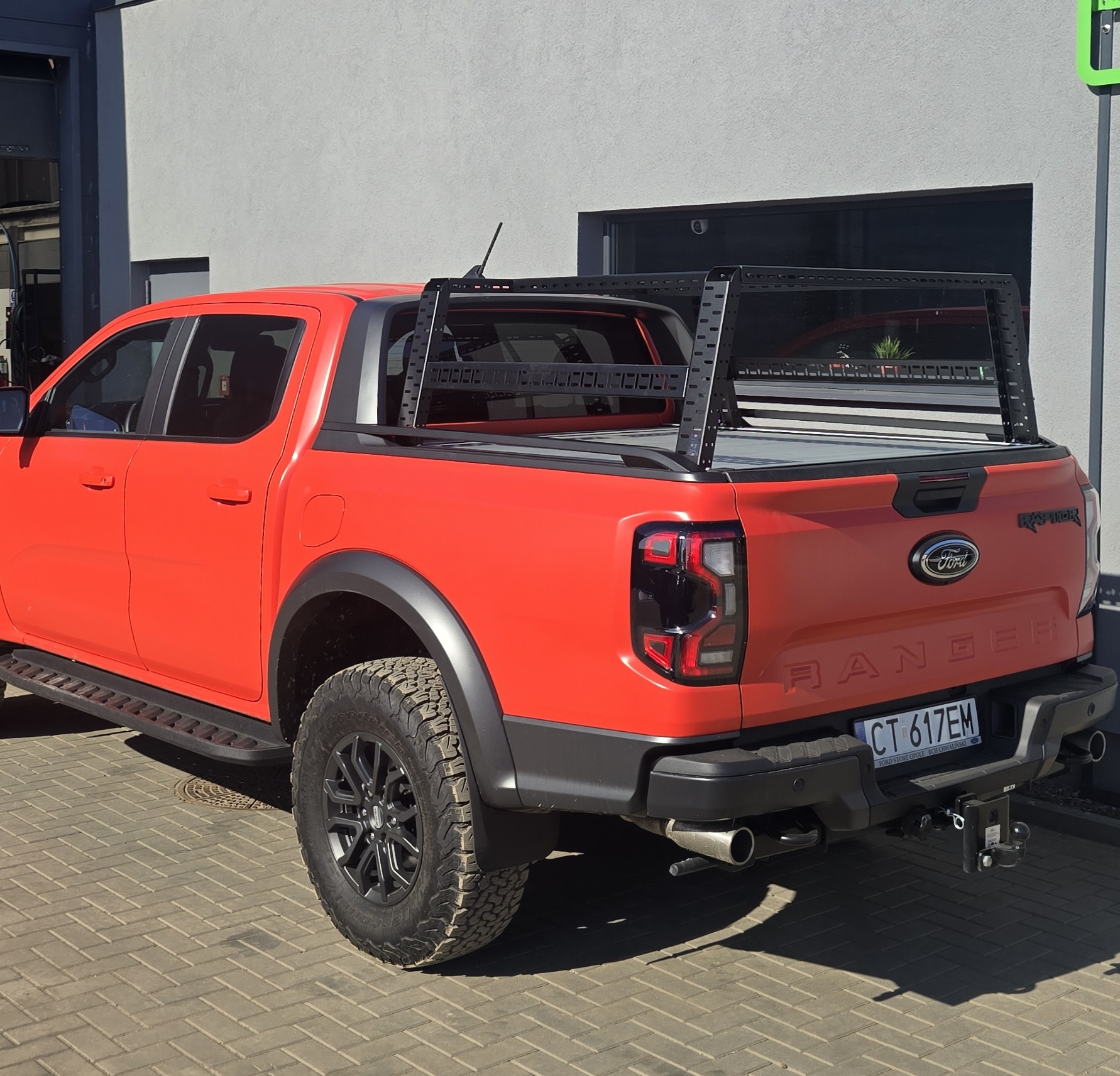 zabudowa wysoka dedykowana do Ford Ranger Raptor stelaz kompatybilny z roleta.jpg